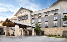 Courtyard By Marriott River Village  4*